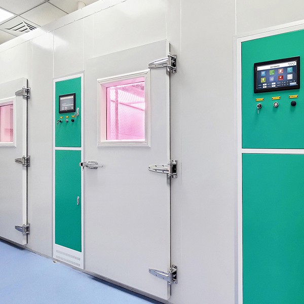 Walk In Plant Growth Chambers